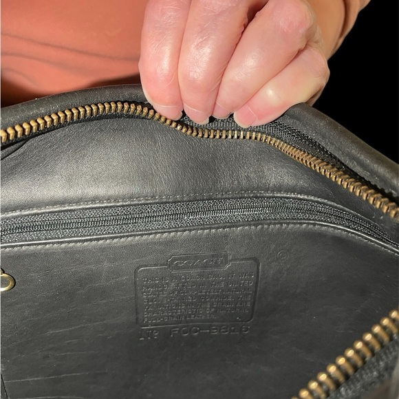 Coach Vintage Legacy 9816 Slim Duffle Bag. Leather EUC circa 2000 MSRP $600 - Picture 7 of 9